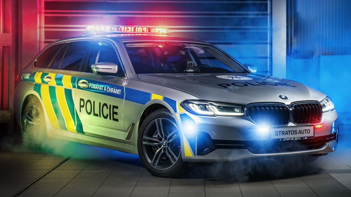 Policie převzala prvních deset BMW řady 5